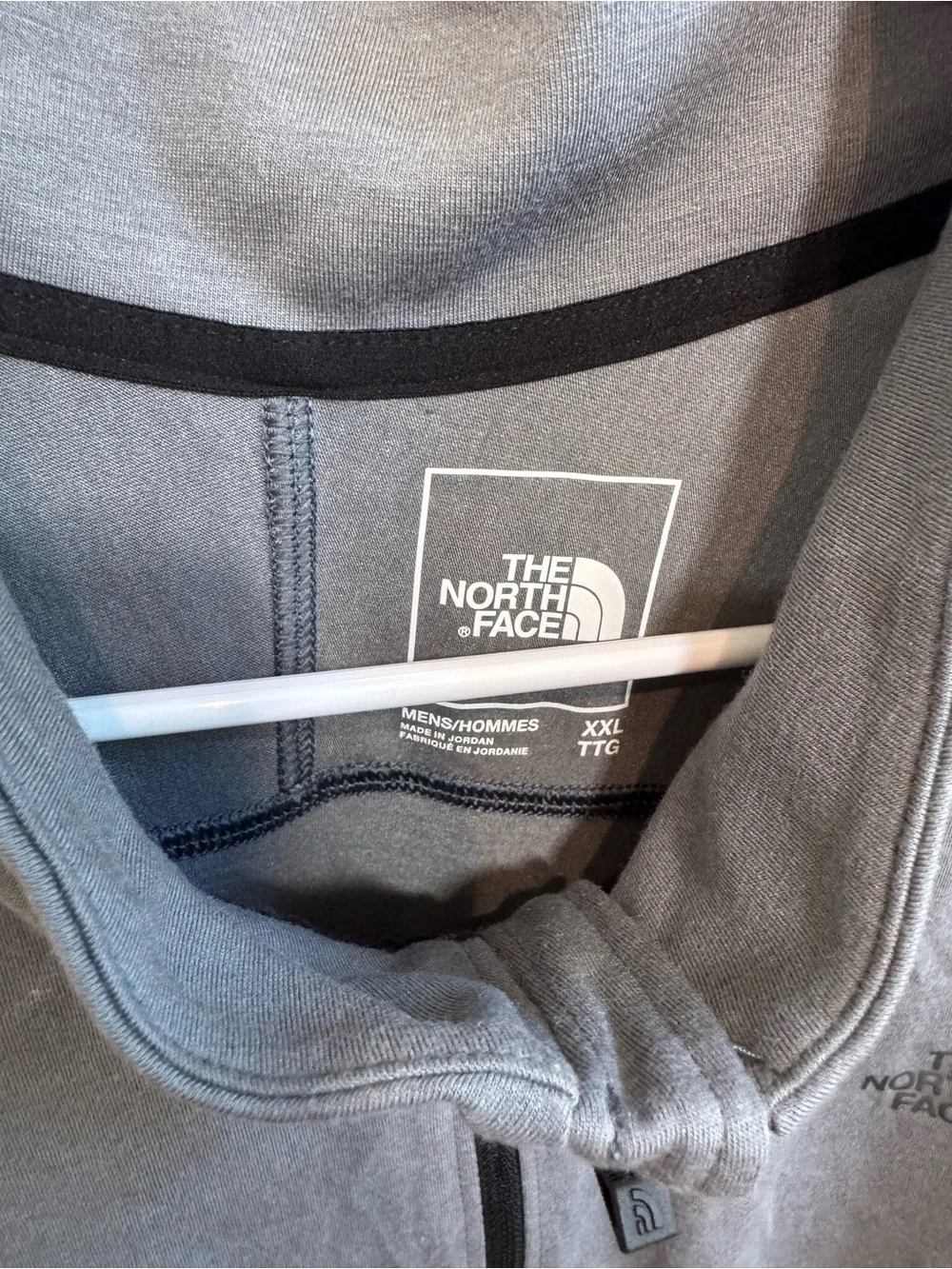 The North Face Men's Light Gray Quarter-Zip Performance Pullover